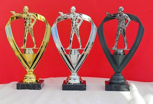 Pokal 3er serie schützen - 3er,