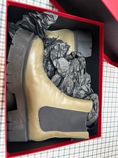 HUGO BOSS Chelsea Damenboots khaki Gr. 39 fast neu, nur 1x zur Probe getragen