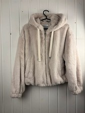 Bershka Damen Teddyjacke Beige