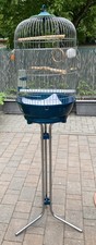 Vogelkäfig mit Ständer, als Deko oder Requisite; nicht mehr als Käfig verwendbar