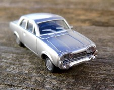 Ford Taunus 17m , Badewanne    -   von Herpa- 1:87