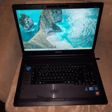 Medion Akoya P8614 Laptop (Intel i3 / 4 GB RAM / OHNE HDD / 18,4“