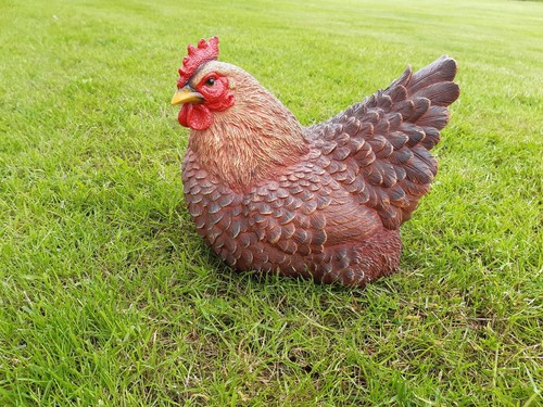 Gartenfigur huhn liegend braun - huhn,