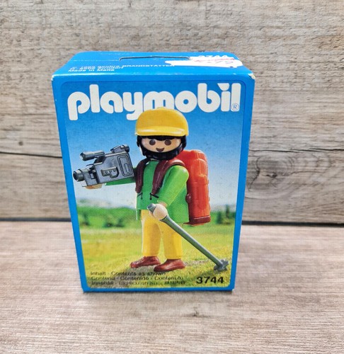 Playmobil 3744 backpacker - playmobil®,