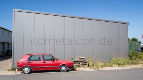 Isolierte maxi garage - isolierte, maxi-garage