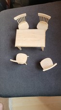 Doll House Holztisch mit 4 Stühlen Puppenhaus Möbel 1:12 sehr filigran