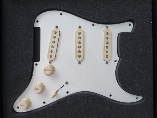 Fender pre wired pickguard - pre-wired,