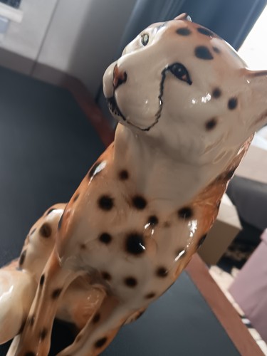 Gepard leopard statue - leopard,