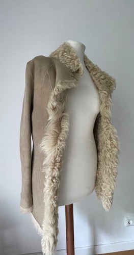 Lammfellmantel**Sheraling**Bei