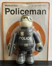 Polizist "World of Pain"