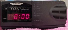 Digital-Uhrenradio mit Alarm