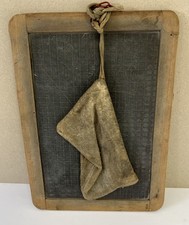 Schiefertafel mit Lappen