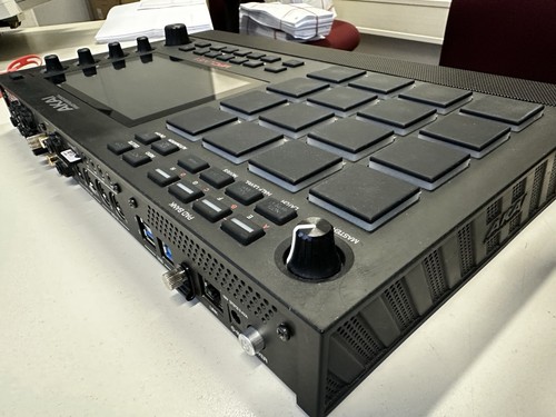 Akai mpc live 2 - live,