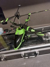 Hubschrauber mit Koffer