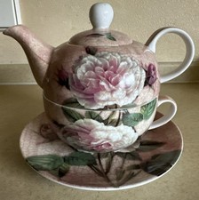 Teekanne mit Tasse Rosen