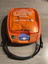 AED Automatischer Externer Defibrillator NIHON KOHDEN Cardiolife AED 3100 
