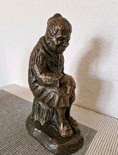 Skulptur sitzende frau - /, figur
