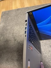 ASUS Laptop Mit Einer Raysen 7
