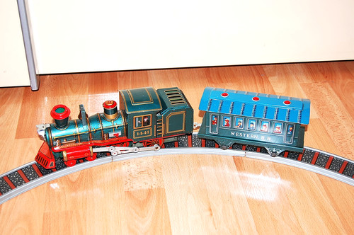 Alte modern toys japan - tm,