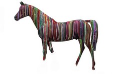 Design Figur Pferd in Streifen