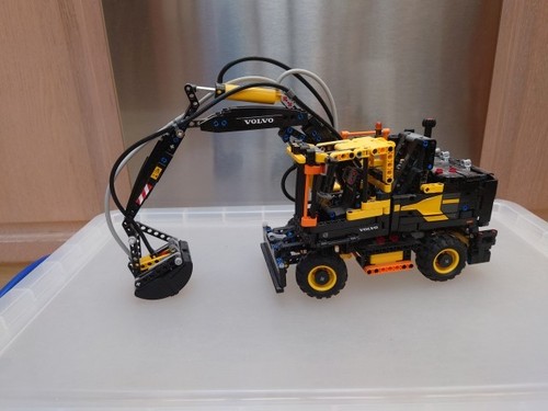 Lego technic pneumatic volvo - lego,