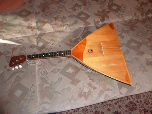 Balalaika von 1973 - balalaika, baujahr