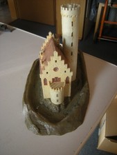 Burg mit wassergraben faller - wassergraben,