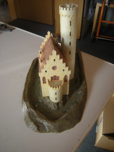 Burg mit wassergraben faller - wassergraben,