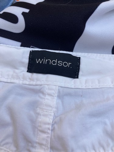 Weiße herren windsor - weiße,