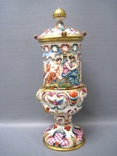 Prunkvolle Deckelvase Neapel