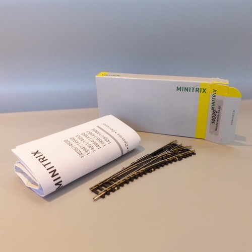 Minitrix 14938 weiche rechts - n,