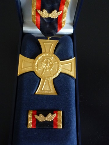 Goldenes ehrenkreuz der - goldenes,