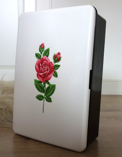 Kleiner süßer wandschrank - süßer,