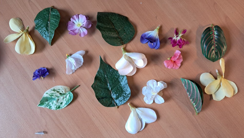 Seidenblumen konvolut - -,