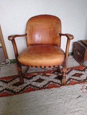 „Schöner antiker Sessel aus