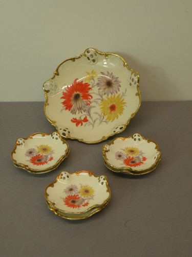 Gebäckschale mit - , 6