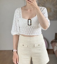 Weißes Crop Top mit Spitze