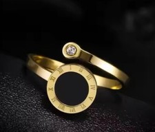VERGOLDETER EDELSTAHL RING RÖMISCHE ZIFFERN SCHWARZER EINLEGER UND EIN ZIRKONIA