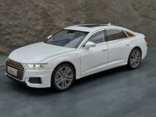 Audi A6L 55 TFSI Quattro V6 Weiß mit Beleuchtung 1:18 in OVP sehr RAR