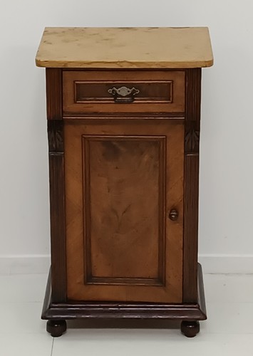 7340-Historismusnachtkästchen