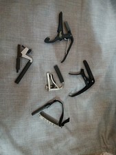  Verschiedene Gitarren-Kapodaster