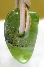 Seltener PERIDOT  gebohrt