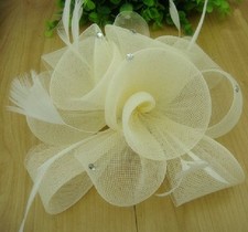 Fascinator Ansteckblume Blume Federn Strass Haarschmuck IVORY Haarclip Brosche