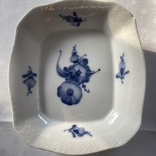 Royal Copenhagen Brot/Servierschale Blaue Blume 81 64 /2 Abplatzungen