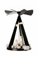 Moderne Teelichtpyramide