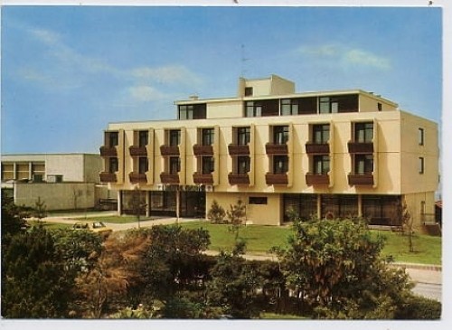 Hotel und café - hotel,