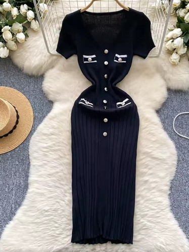 Schwarzes strickkleid kurzarm - schwarzes,