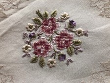 Schöne Damast Tischdecke mit