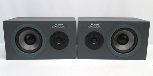 Pair alesis monitor - monitor, one