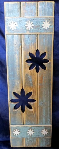 Fensterladen margeriten aus - "margeriten",